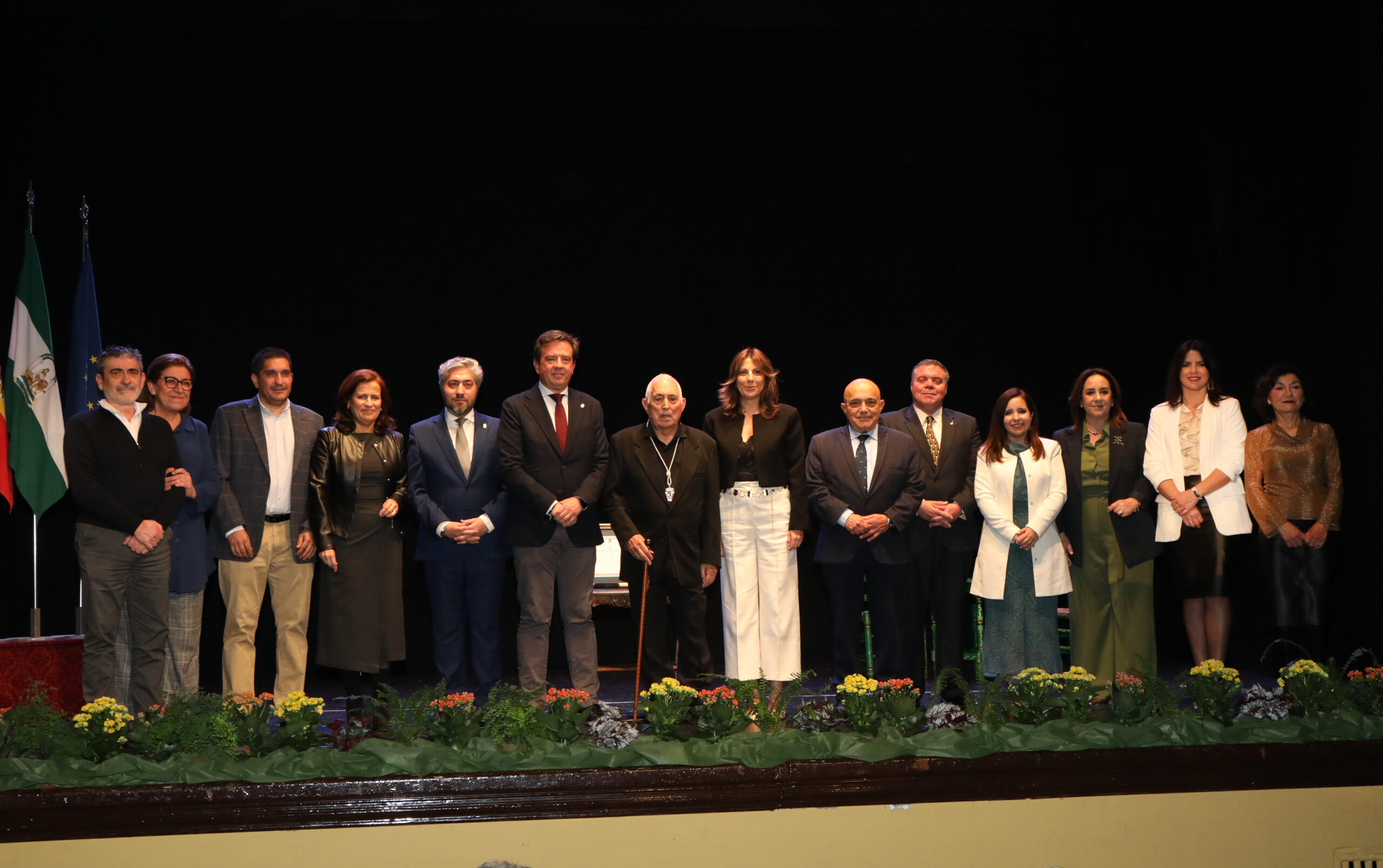 Curro Lucena recibe el reconocimiento de su ciudad