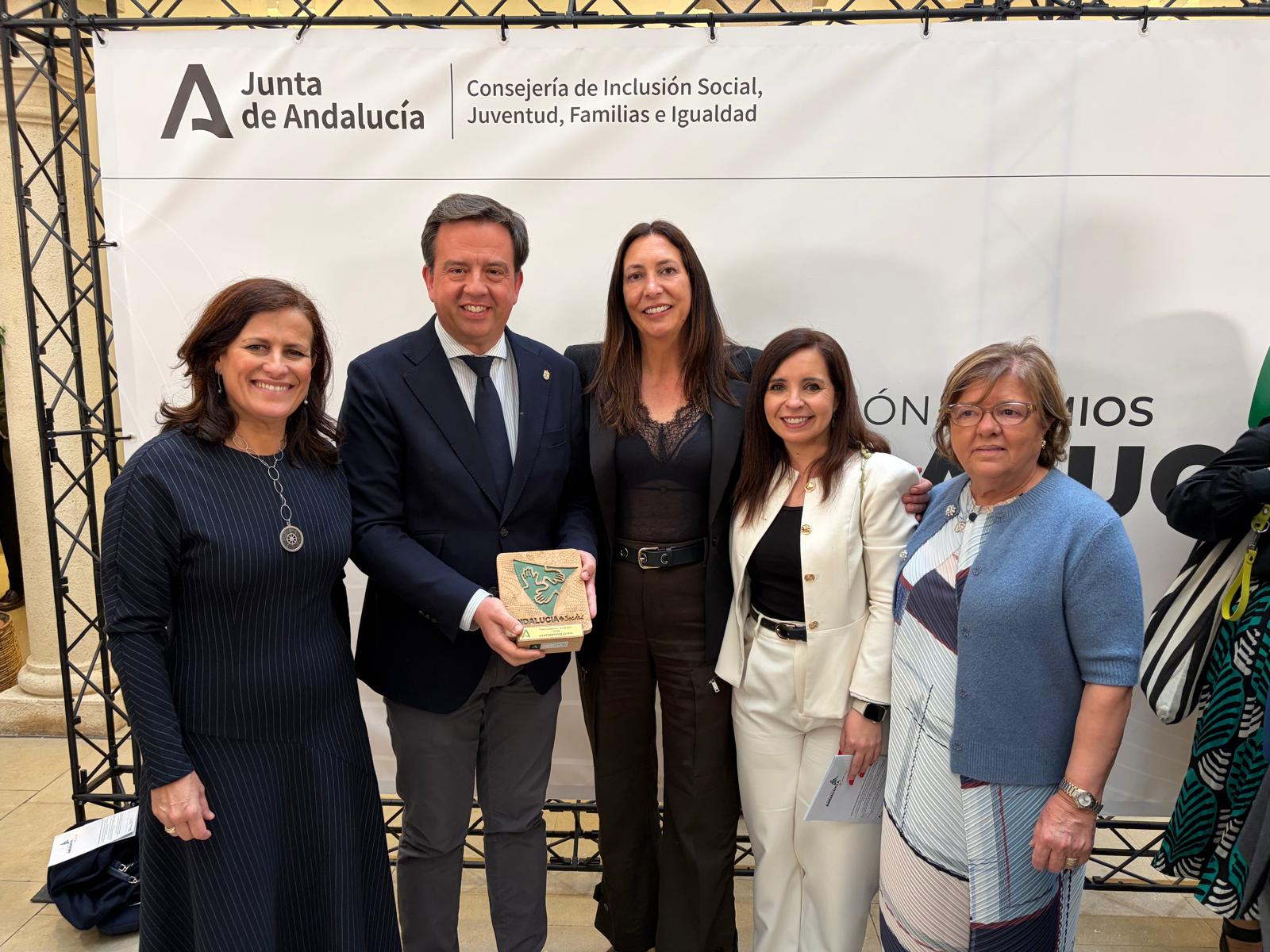 El Ayuntamiento de Lucena recibe el Premio Provincial Andalucía + Social