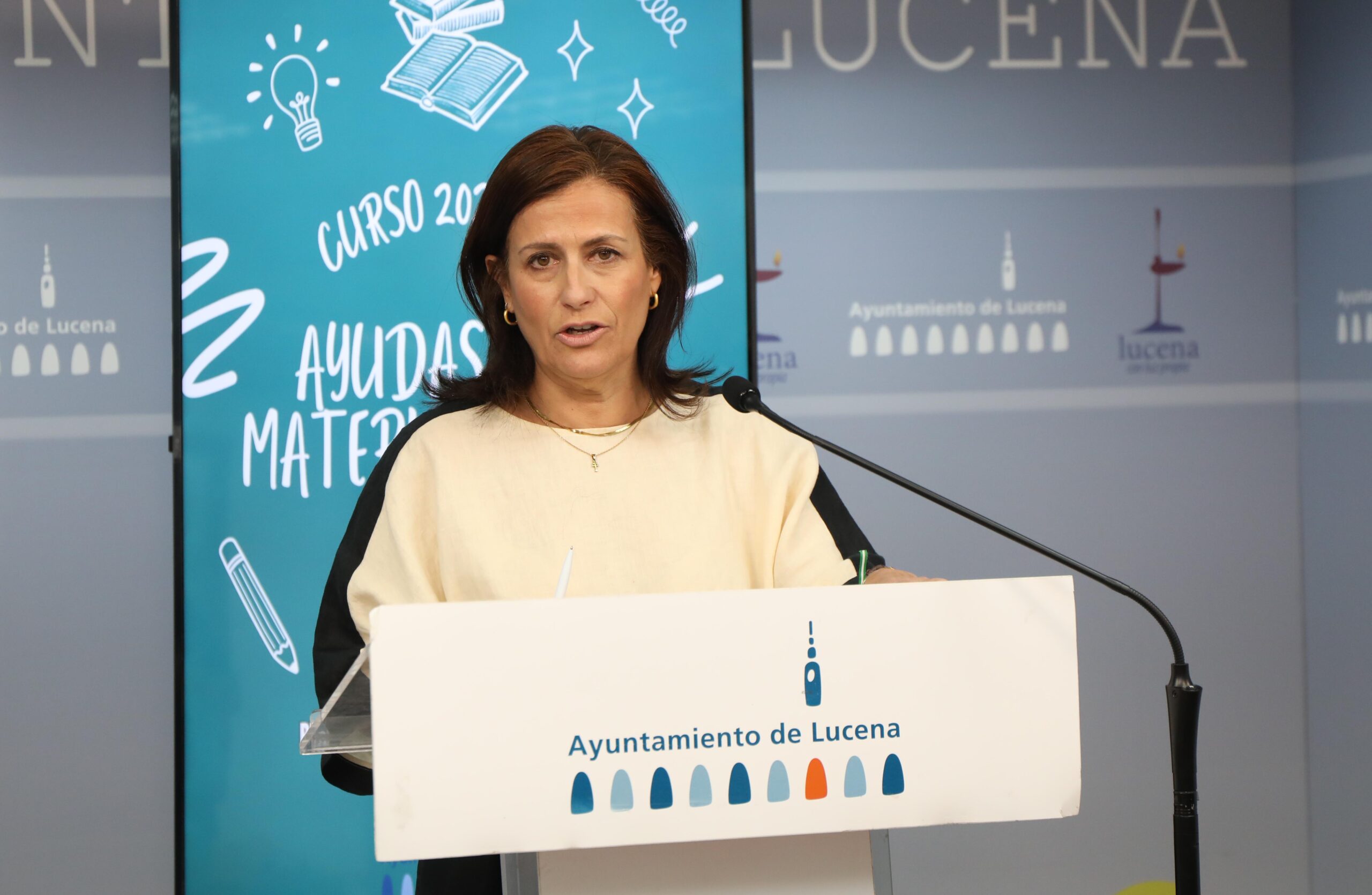 Las familias lucentinas ya pueden solicitar las ayudas municipales para material escolar