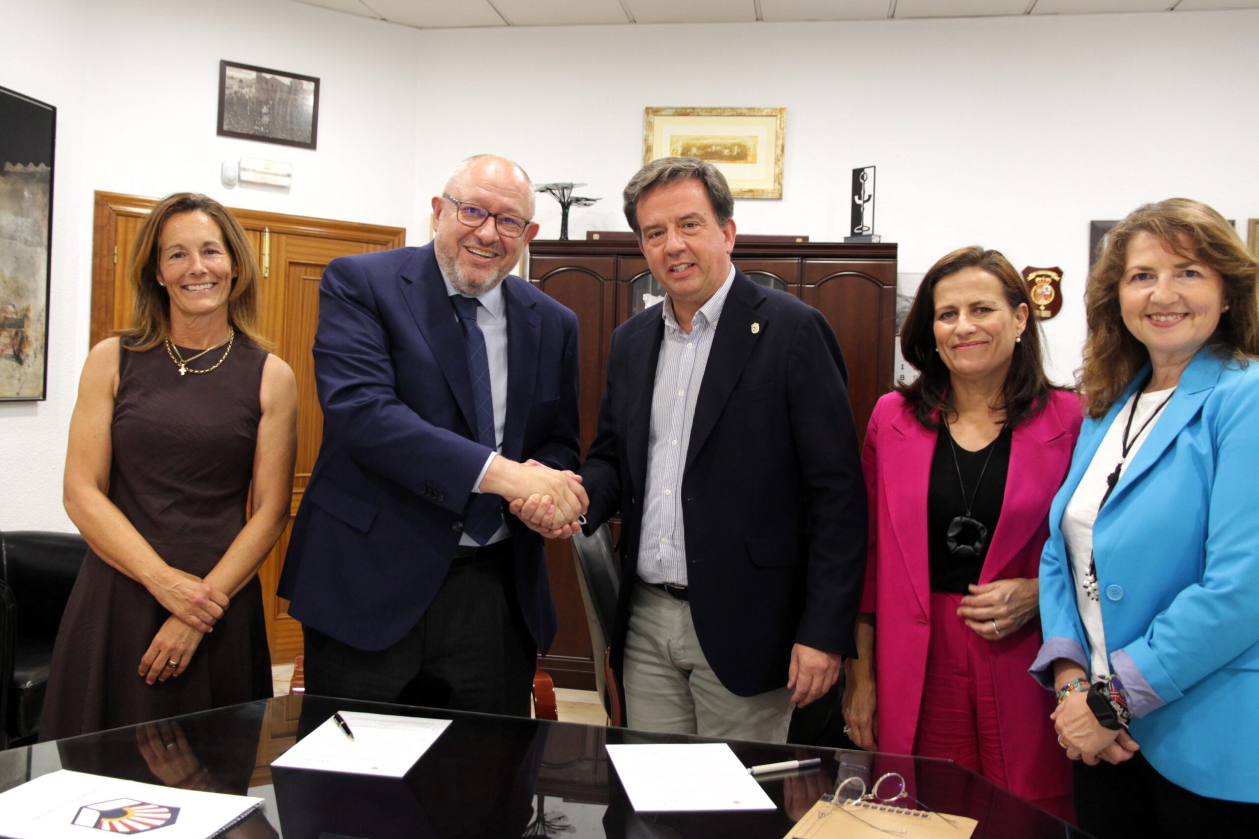 Lucena asegura la continuidad de su Centro de Desarrollo Universitario