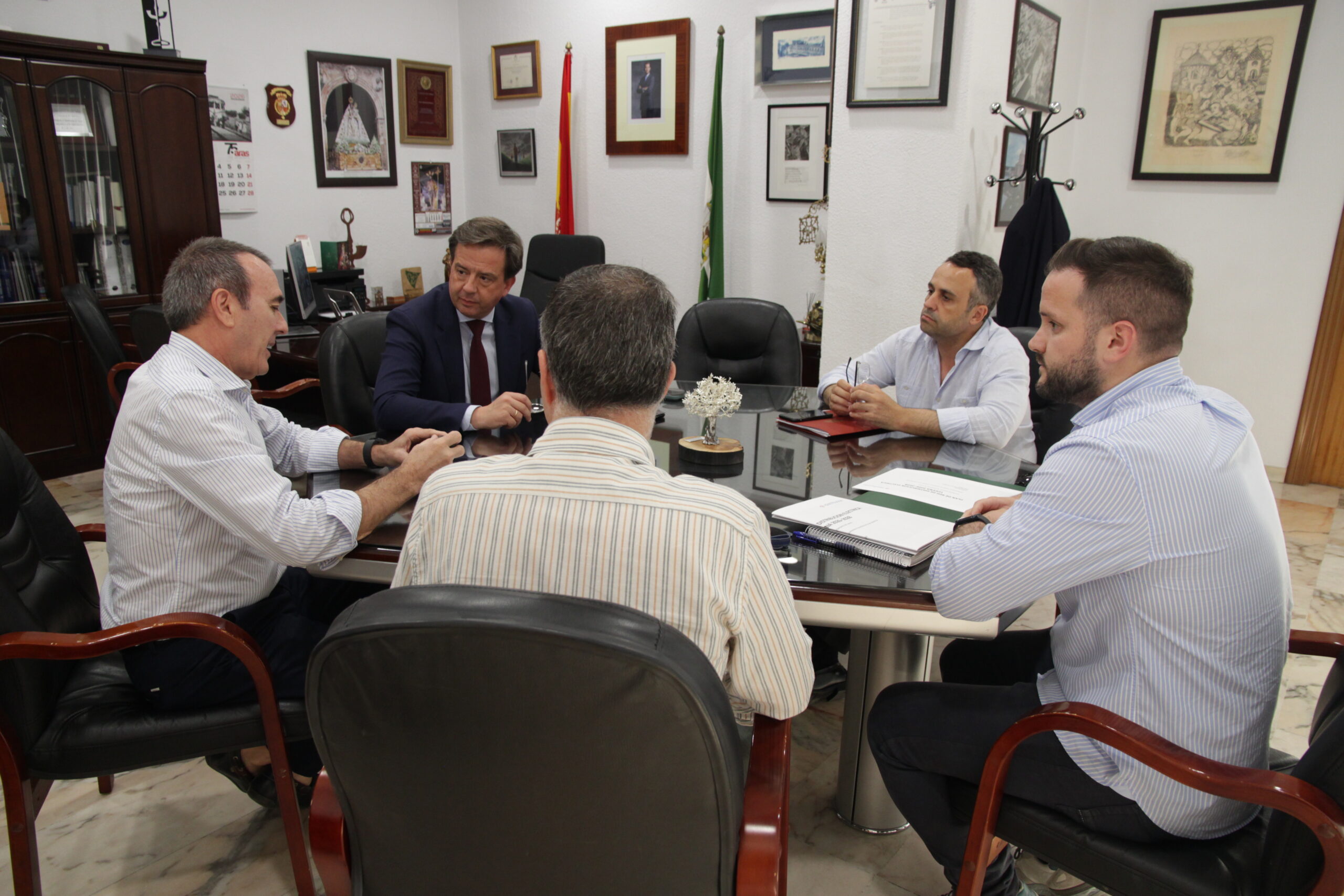 Endesa presenta al Ayuntamiento de Lucena un plan de 1,4 millones de euros de inversión para reforzar las redes eléctricas
